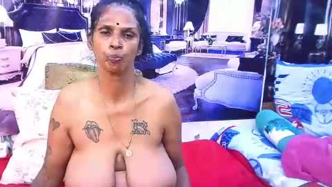 Snapshot of sexyva4u2luv chatting on February 5, 2026, 10:20 am sexyva4u2luv online show from February 5, 2026, 10:20 am