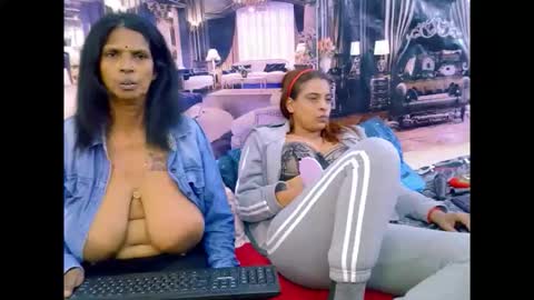 Snapshot of sexyva4u2luv chatting on February 28, 2026, 9:10 am sexyva4u2luv online show from February 28, 2026, 9:10 am