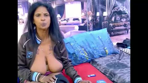 Snapshot of sexyva4u2luv chatting on March 2, 2026, 5:41 am sexyva4u2luv online show from March 2, 2026, 5:41 am