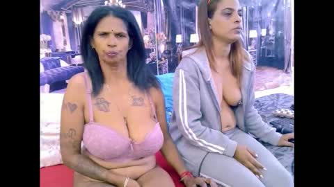 Snapshot of sexyva4u2luv chatting on March 3, 2026, 7:36 am sexyva4u2luv online show from March 3, 2026, 7:36 am