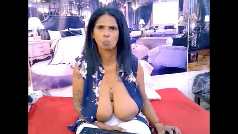 Snapshot of sexyva4u2luv chatting on March 3, 2026, 7:42 pm sexyva4u2luv online show from March 3, 2026, 7:42 pm