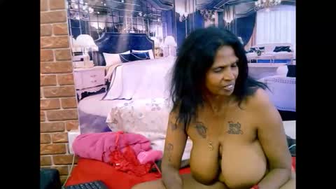 Snapshot of sexyva4u2luv chatting on March 8, 2026, 12:08 am sexyva4u2luv online show from March 8, 2026, 12:08 am