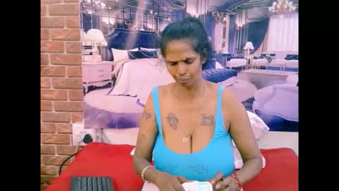 Snapshot of sexyva4u2luv chatting on March 31, 2026, 6:52 pm sexyva4u2luv online show from March 31, 2026, 6:52 pm