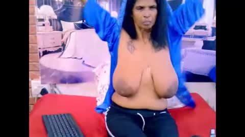 Snapshot of sexyva4u2luv chatting on April 14, 2026, 6:58 pm sexyva4u2luv online show from April 14, 2026, 6:58 pm