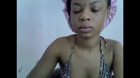 sexyxpeach online show from March 27, 2026, 9:53 am