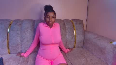 sexyyred_ online show from December 3, 2024, 4:06 pm