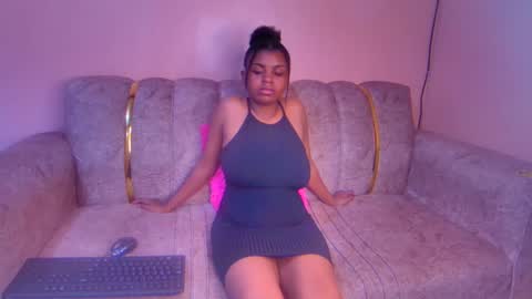 sexyyred_ online show from December 4, 2024, 5:55 pm