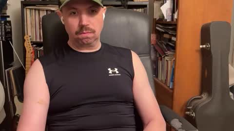 sfgiants1982 online show from October 28, 2025, 11:07 pm