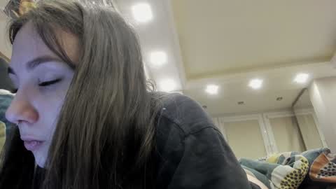 shadow_raffi online show from December 17, 2024, 1:29 am