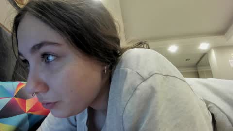 shadow_raffi online show from February 2, 2025, 2:27 am