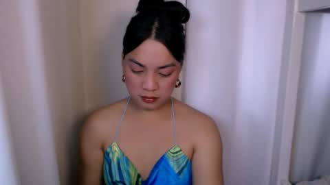 Snapshot of shadowseductress chatting on February 27, 2026, 10:32 pm shadowseductress online show from February 27, 2026, 10:32 pm