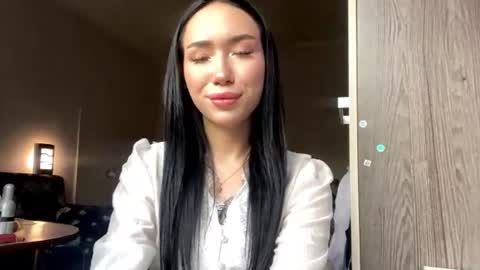 Snapshot of shaemickels chatting on June 13, 2026, 2:15 pm Alice online show from June 13, 2026, 2:15 pm