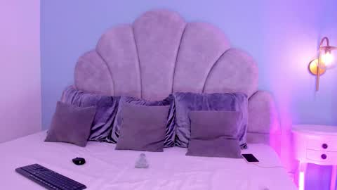 Shaina Vasquez online show from February 26, 2025, 6:21 pm