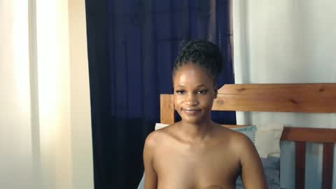 Snapshot of shakkiecam chatting on September 25, 2025, 2:32 pm Shaky online show from September 25, 2025, 2:32 pm