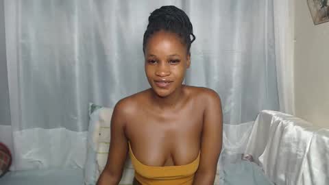 Snapshot of shakkiecam chatting on October 10, 2025, 7:35 pm Shaky online show from October 10, 2025, 7:35 pm