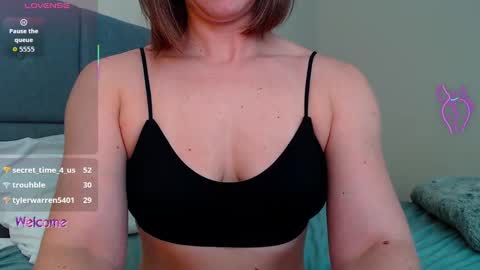 Shalynn online show from September 8, 2025, 3:22 pm
