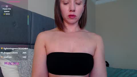 Shalynn online show from September 25, 2025, 6:22 pm