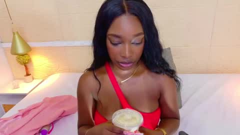 Catalina online show from February 26, 2025, 12:05 am