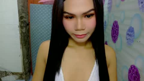 shanica_lee972385 online show from May 25, 2026, 9:43 pm