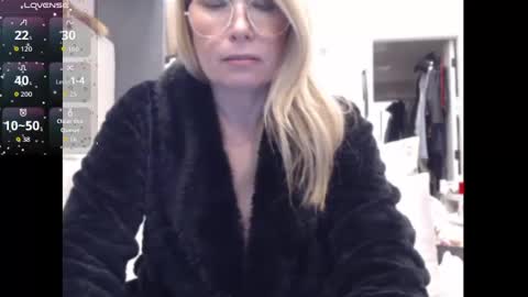 Snapshot of shannon07 chatting on October 5, 2025, 3:49 am Shannon07 online show from October 5, 2025, 3:49 am