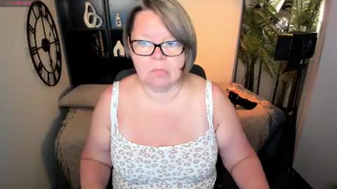 Snapshot of shannonshine chatting on June 21, 2026, 8:17 am Shannon online show from June 21, 2026, 8:17 am