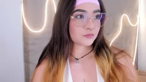 Shanntal  online show from March 20, 2026, 8:03 pm