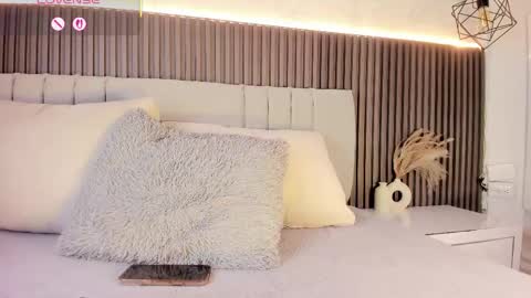 SHANON online show from October 15, 2025, 7:25 pm