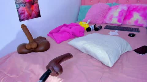 Shantall Jones online show from March 27, 2026, 7:13 pm