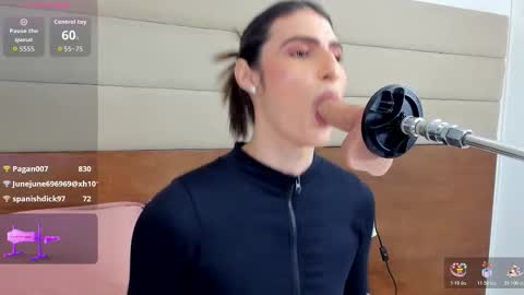  Shantall  online show from November 28, 2025, 3:53 am