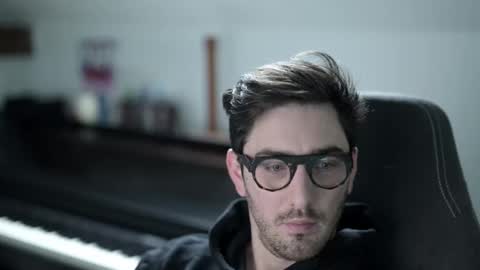 frenchy boy online show from December 16, 2025, 9:14 am