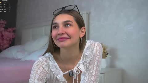 Ellysa and Mila online show from February 8, 2026, 11:13 am