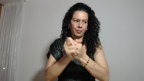 sharickleon11 online show from December 7, 2024, 11:34 pm