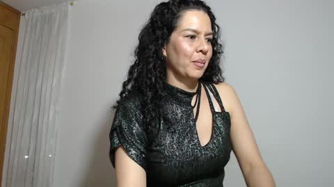 sharickleon11 online show from December 8, 2024, 2:39 am