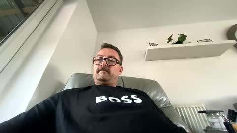 Sharksboy online show from October 5, 2025, 6:56 am