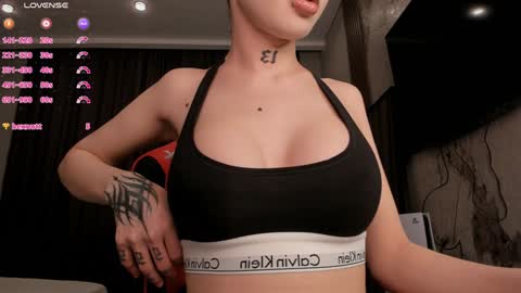 Snapshot of sharlin_13 chatting on January 31, 2025, 1:01 am Sharlin online show from January 31, 2025, 1:01 am