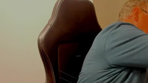 sharlots_pet online show from May 11, 2026, 10:21 am