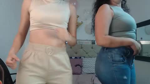 Snapshot of sharlotte__jones chatting on January 18, 2025, 2:55 pm Sara online show from January 18, 2025, 2:55 pm