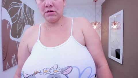 Snapshot of sharon_titts chatting on May 13, 2026, 11:07 am sharon online show from May 13, 2026, 11:07 am