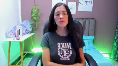 Snapshot of sharonsander1 chatting on February 2, 2025, 2:38 am Sharon online show from February 2, 2025, 2:38 am
