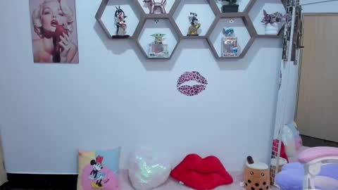 Snapshot of sharonsander1 chatting on March 7, 2025, 7:30 am Sharon online show from March 7, 2025, 7:30 am