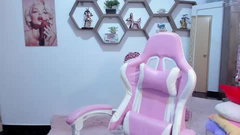 Snapshot of sharonsander1 chatting on April 24, 2026, 11:18 pm Sharon online show from April 24, 2026, 11:18 pm