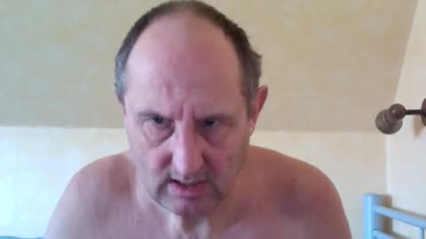 Snapshot of sharpshoder chatting on February 8, 2025, 1:01 pm Peter online show from February 8, 2025, 1:01 pm