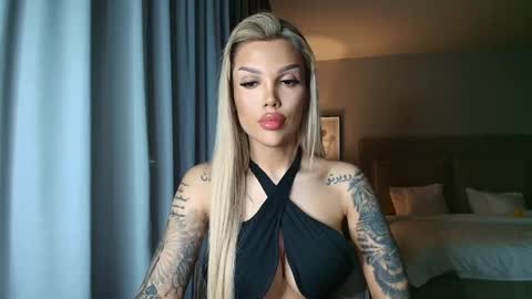 Snapshot of shayblonde chatting on March 4, 2026, 6:36 pm shayblonde online show from March 4, 2026, 6:36 pm