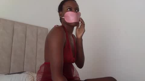 Shayla online show from November 19, 2025, 2:39 pm