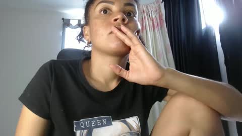 Shayna online show from December 11, 2024, 5:59 pm