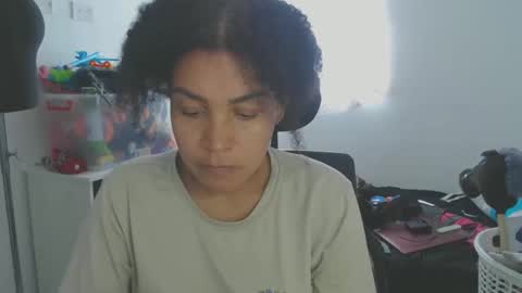 Shayna online show from September 22, 2025, 6:54 pm