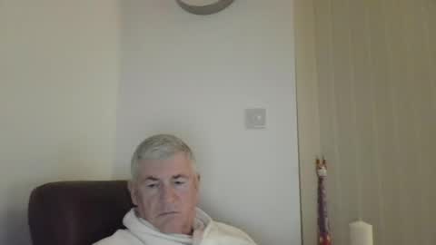 she52 online show from April 18, 2026, 9:48 pm