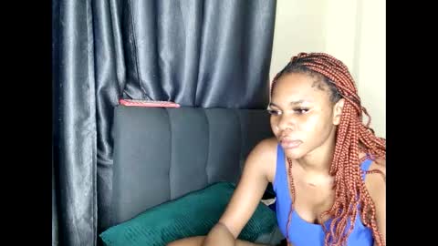 shee13 online show from October 27, 2025, 10:41 am