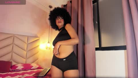 sheeylopez online show from November 21, 2025, 3:16 am