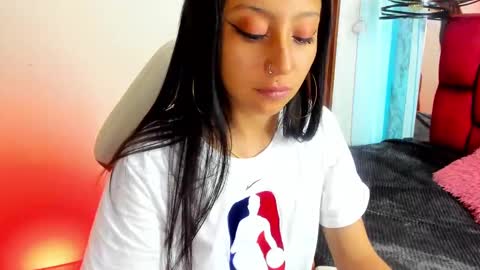 Snapshot of sheilly_brown chatting on October 24, 2025, 7:32 pm sheilly_brown online show from October 24, 2025, 7:32 pm